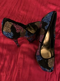 Multicolored Heels 👠 (Size 6) $10
