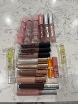 Lipsticks , Lipgloss , Liquid Lipsticks