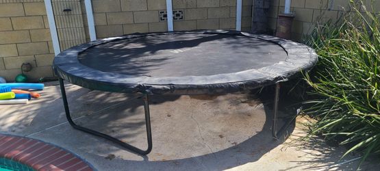 12' Trampoline