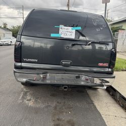 2005 GMC Yukon Part Out
