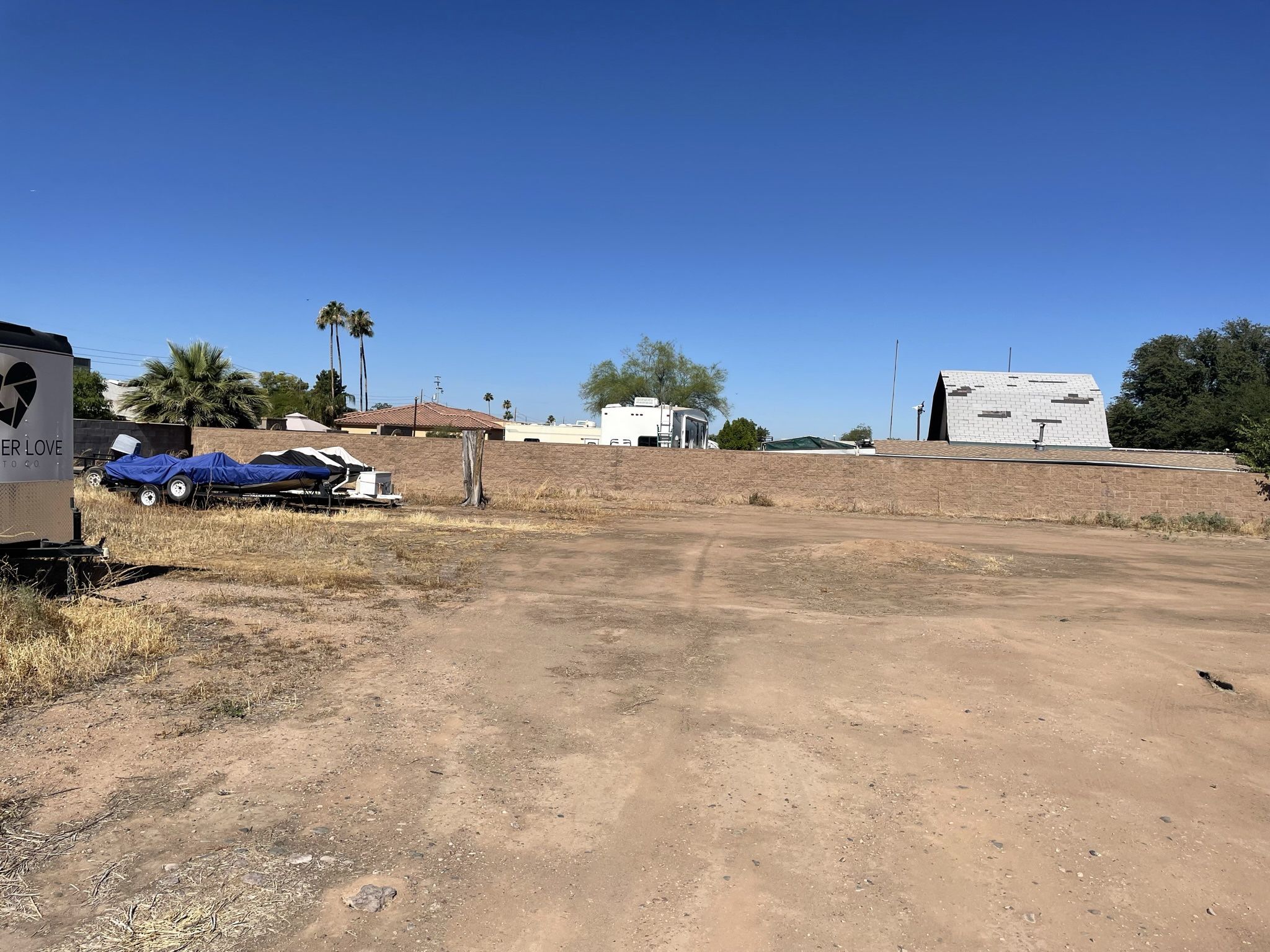 Boats/trailers/campers/cars/trucks/RVs/parking