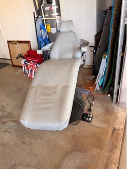 Dental chair (working)