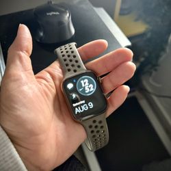 Apple Watch Series 5 - Stainless Steel 