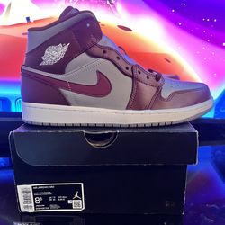 Air Jordan 1 Mid Cherrywood