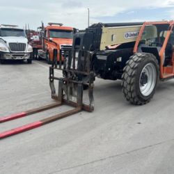 Telehandler 7000# 42’ Reach