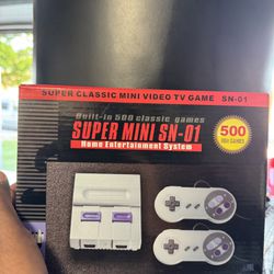 Super Nintendo Mini / 2 Controllers/ Over 800 Games