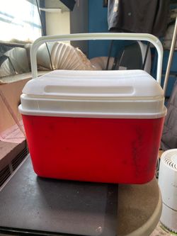 Small Cooler Hard Shell, Ice Chest with Retractable Handle, Small Hard Cooler Box with 3–4 Day Ice Retention.