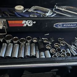 TOOLS & BOX