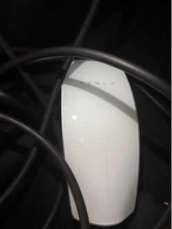 Tesla wall connector charger