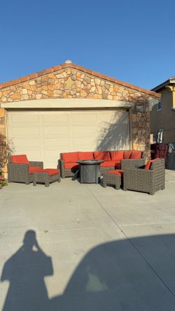 READY TO USE! Complete outdoor couch set with propane!