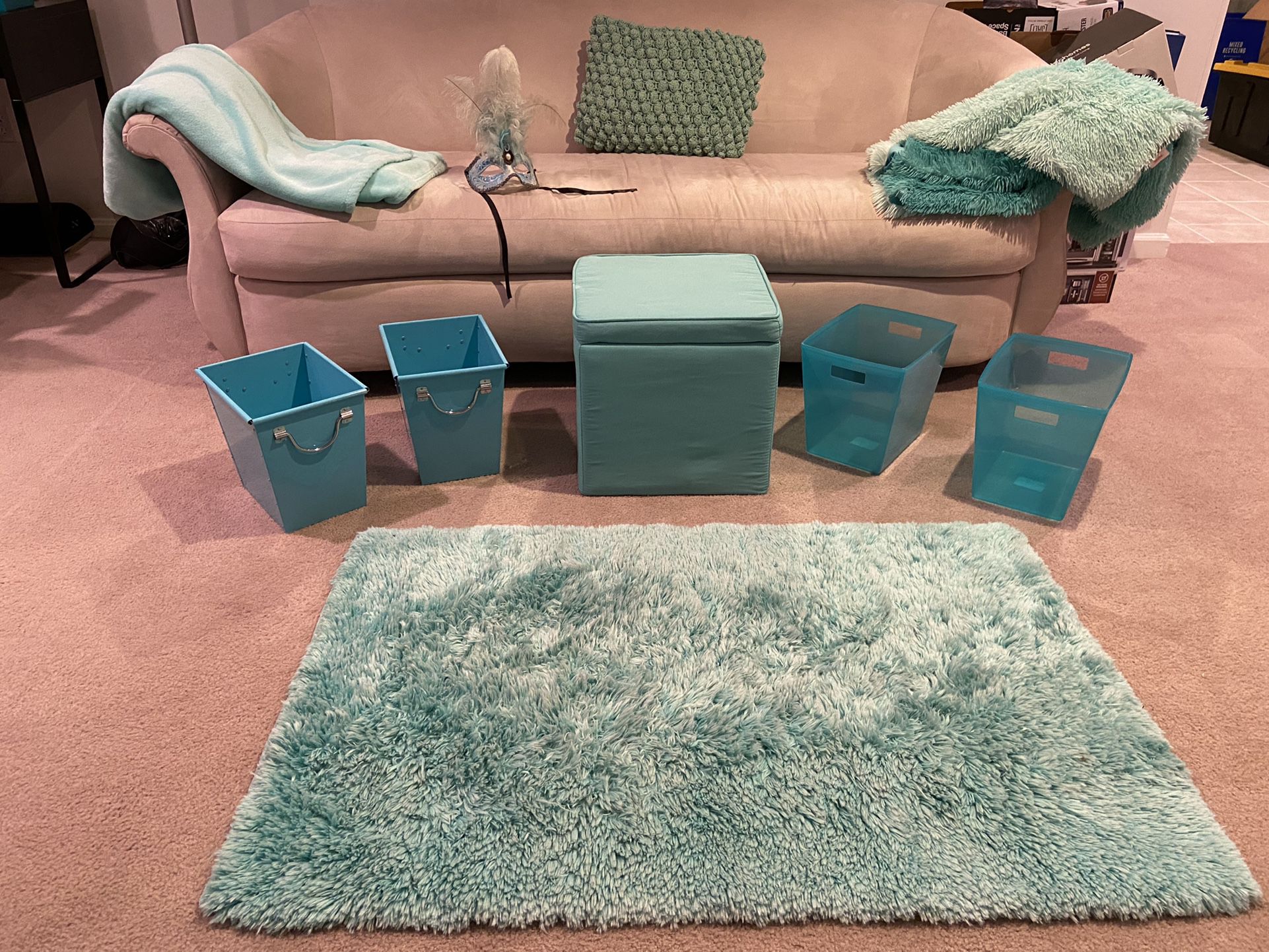 Turquoise room accents (Bundle! Perfect for college dorm Rooms )