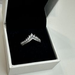 925 Pandora Style Ring. Size 7.