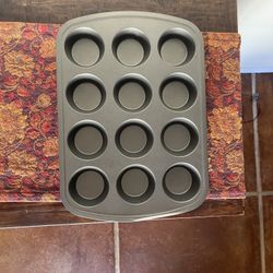 12 Cup muffin pan 