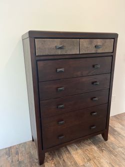 Dresser - chest of drawers