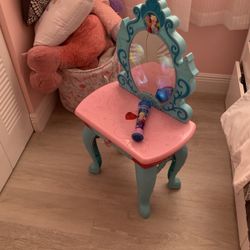 Toddler Girl Elsa’s Movie Tocador Table And Microphone 