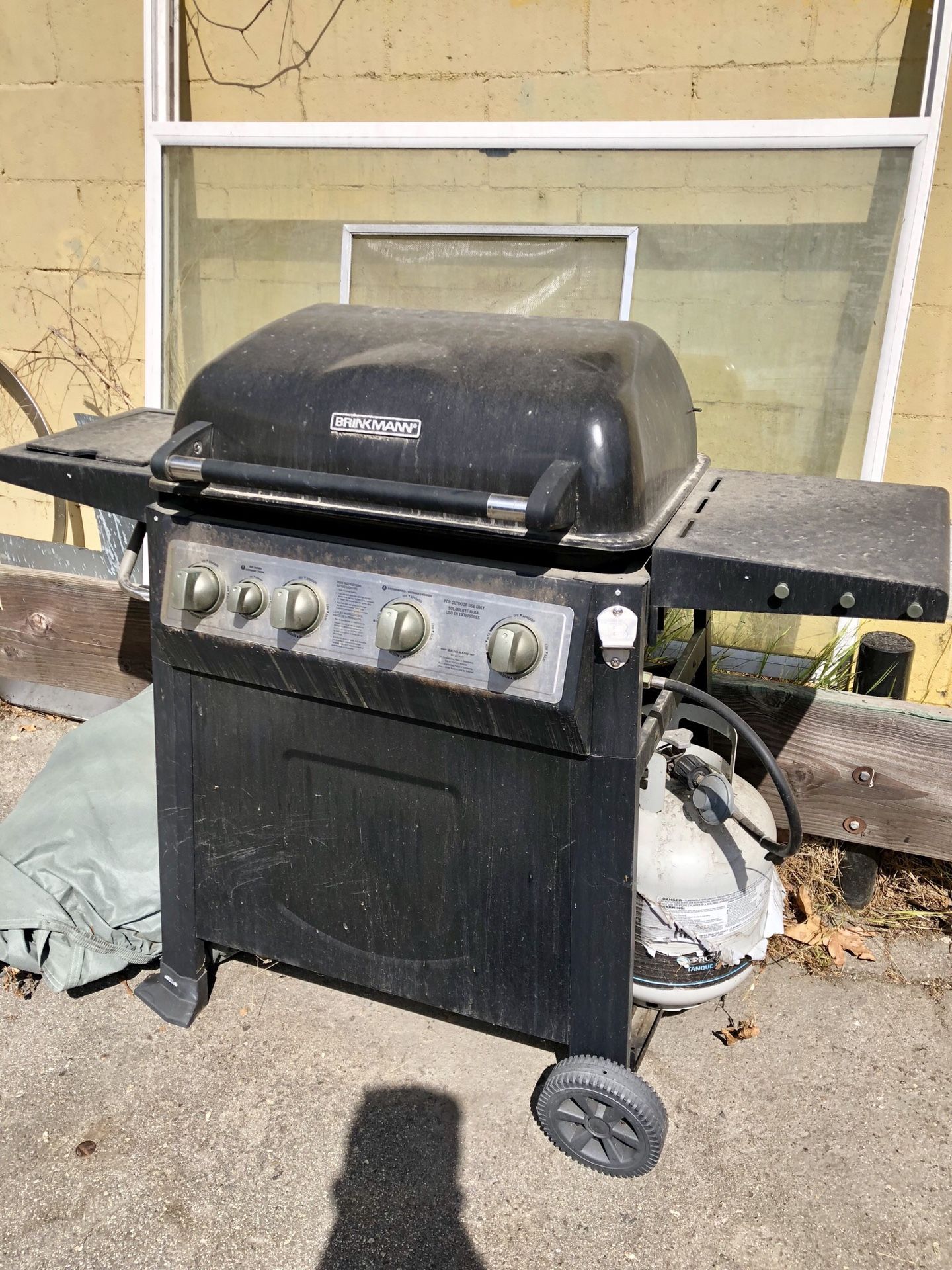 BBQ Grill with Propane Tank