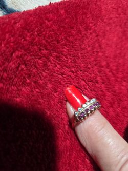 14k gold ring  red stones size 8