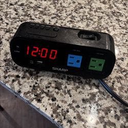 Alarm Clock with Power Outlets – USB & AC Charging