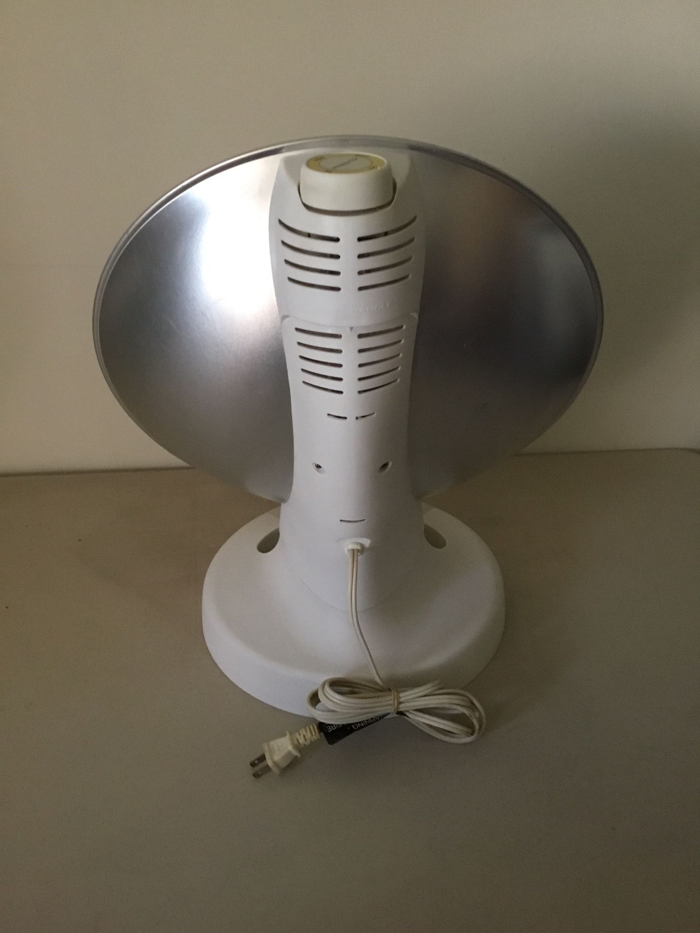 PRESTO HEAT DISH PLUS FOOTLIGHT ELECTRIC HEATER ****** for Sale in