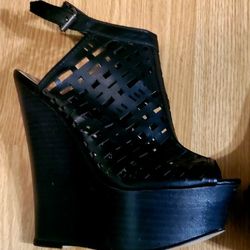 Black Wedges High 👠 (Just Fab Shoes )..Size 6 Womens..Brand New!