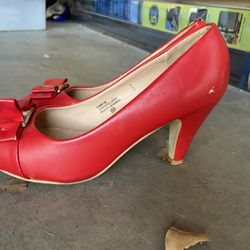 $1-Ladies/Girls Heels Sizes 5, 6.5, 7
