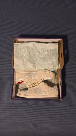 Nike SB Dunks Coconut Milk/Light Bone City Of Love