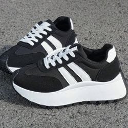 Black & White Tennis Shoes 