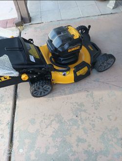 DeWalt  21" Cordless Push Mower (tool only) no battery included