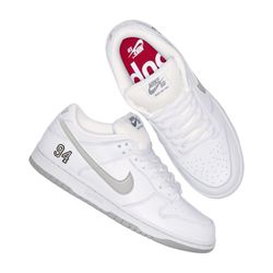 Supreme/Nike SB Dunk Low