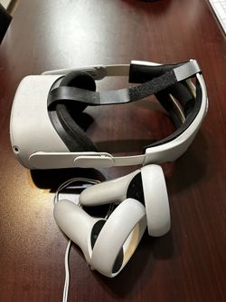 Oculus Quest 2 W/ Head Strap & Controllers
