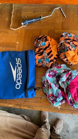 Speedo arm floaties