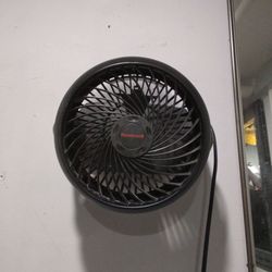 Honeywell black fan