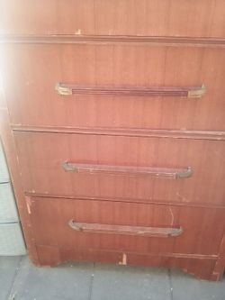 FREE Dresser,5 shelf plastic cupboard
