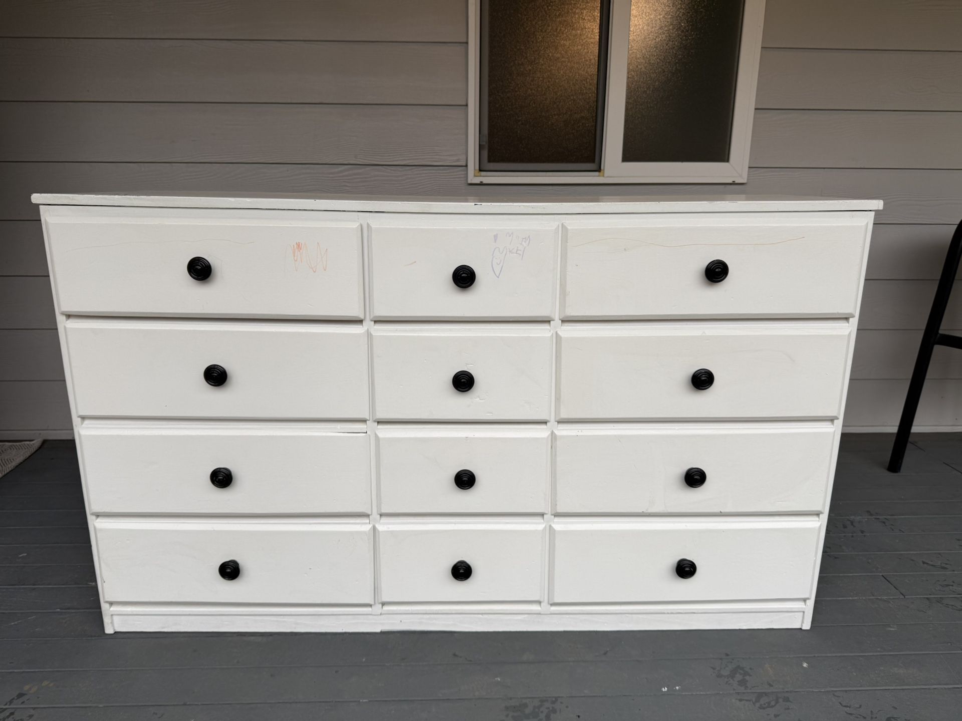 Dresser 