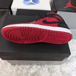 Jordan 1 Mid Reverse Bred
