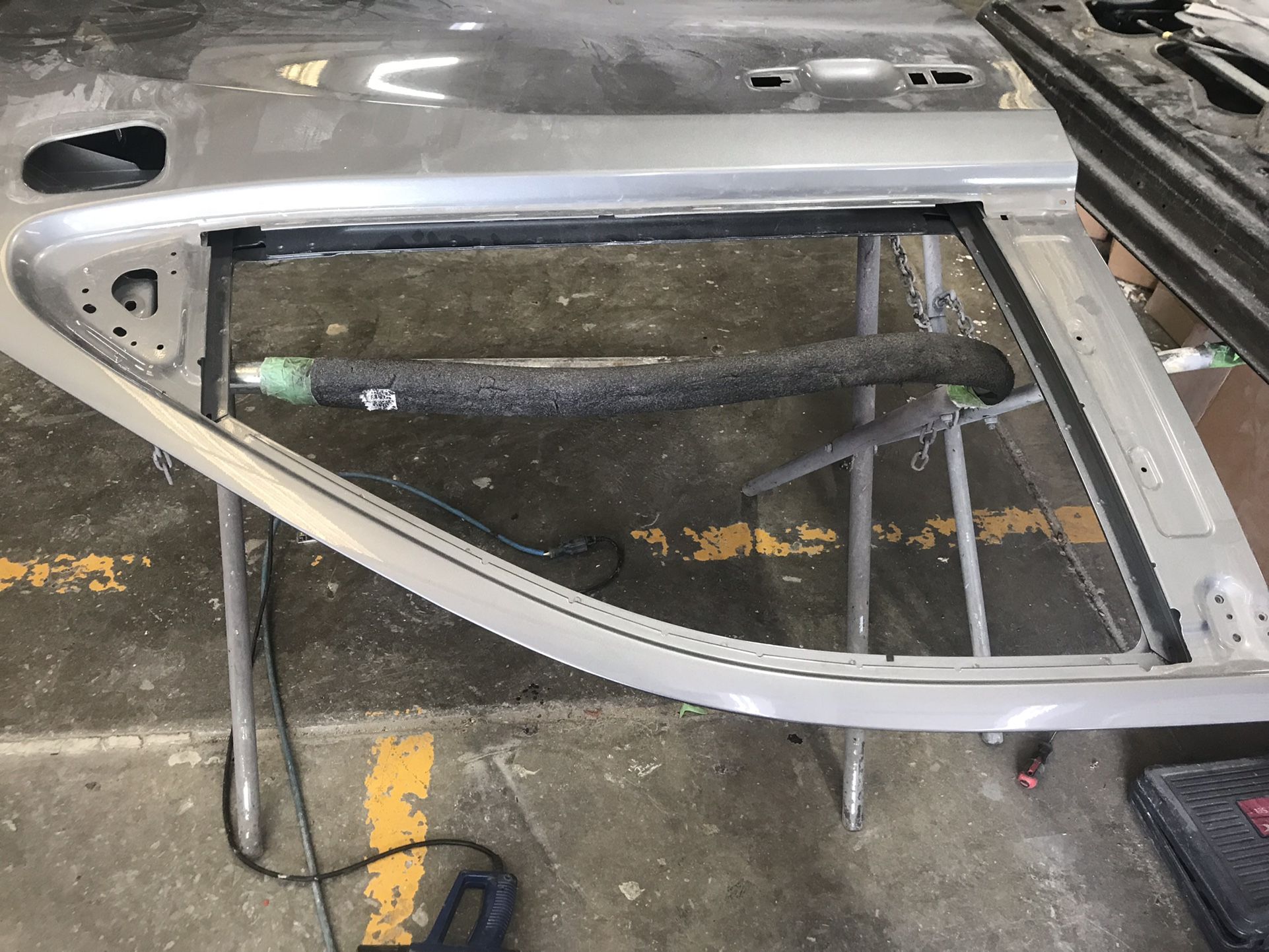 2019 An Up Right Front AT4 Door Not Complete Good Body Shell