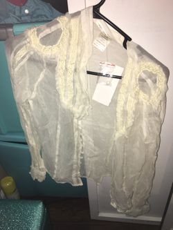 White lace long sleeve blouse