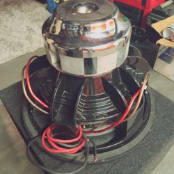 Sundown 15" Compact Neo V2 rear and hard to find. Dual .75 Ohm 2000 RMS. FREE DELIVERY DEMO PORTLAND