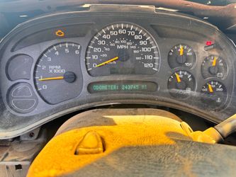 03-06 Silverado Cluster