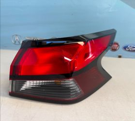 2020-2026 NISSAN VERSA RIGHT TAIL LIGHT