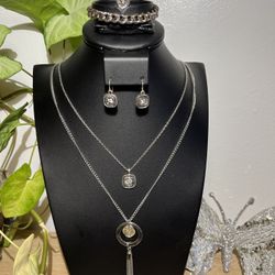 Matching silver jewelry set