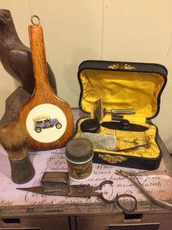 Antique Grooming Kit (Doucette) / Model T Brush