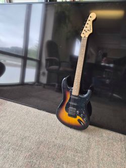 Bullet® Series Stratocaster® HSS FSR, Laurel Fingerboard, 2-Color Sunburst