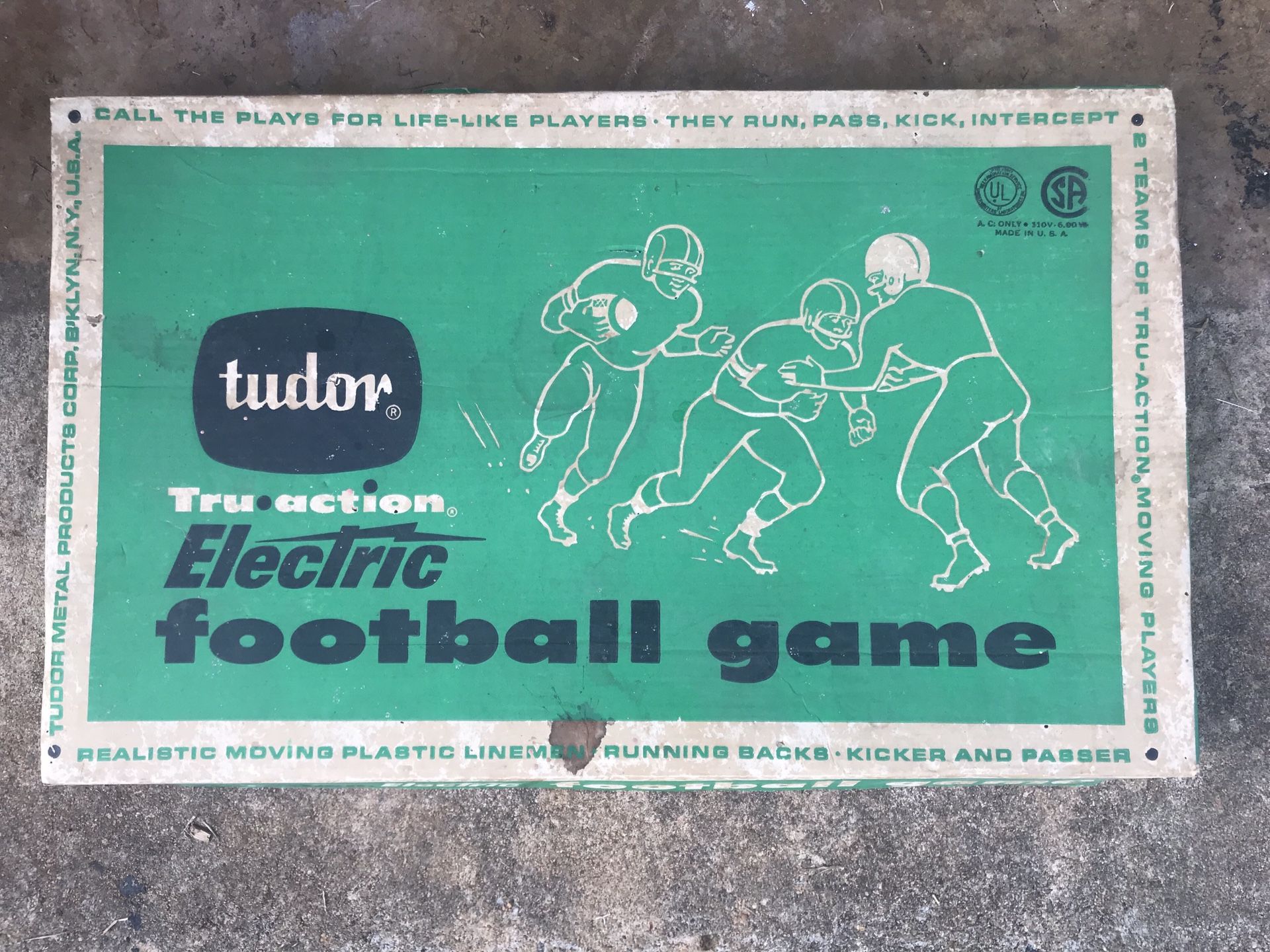 Vintage 1960’s Tudor Electric Football Game. Great Condition. I’m