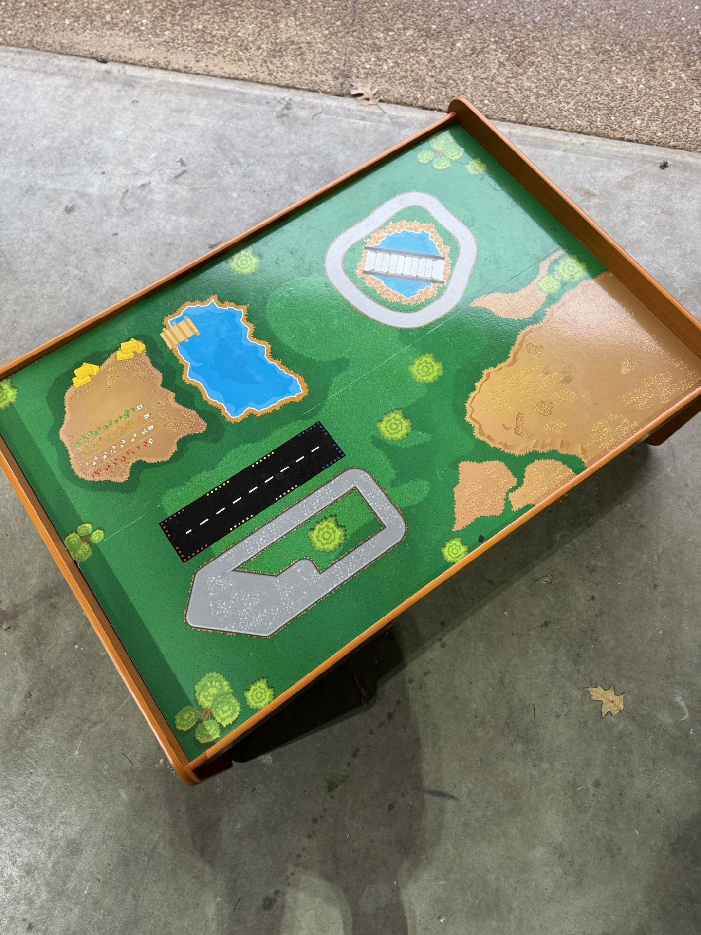 Kid Kraft Train Table 