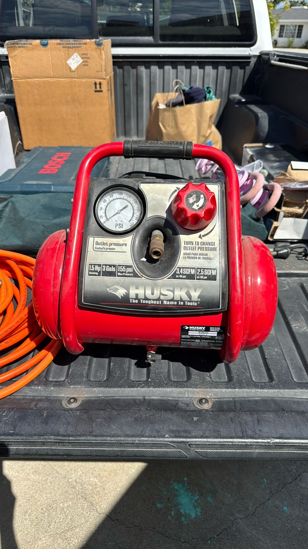 Husky 1.5 Gallon Compressor With Hoses