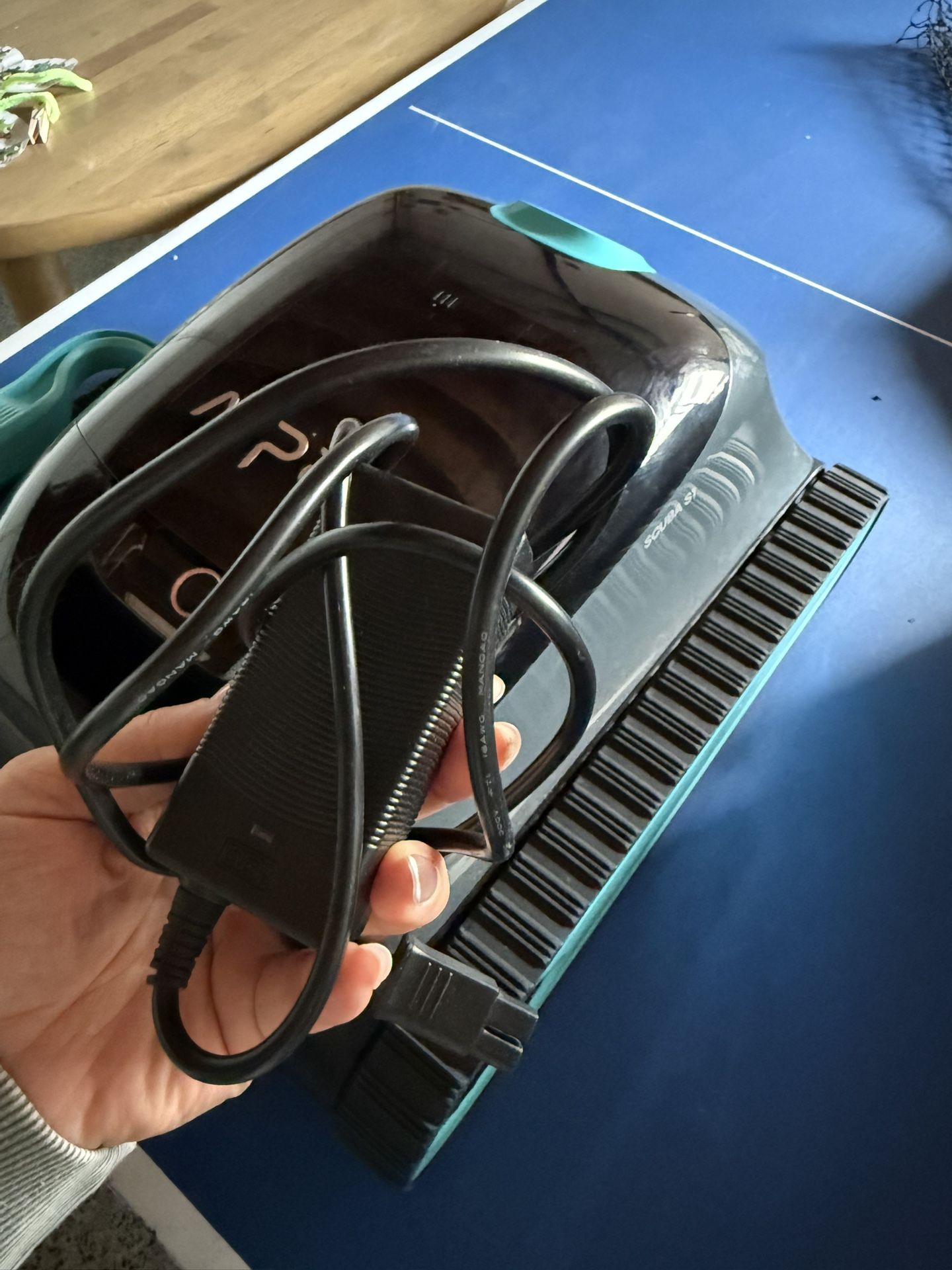 Aiper Scuba S1 Cordless Pool Vacuum Robotic Pool Cleaner Wall Climbing $600 Worth!