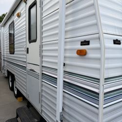 1999 23FT Travel Trailer - StarCraft Shimera