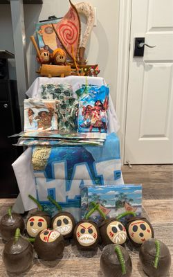 Huge lot of Moana party supplies and decorations