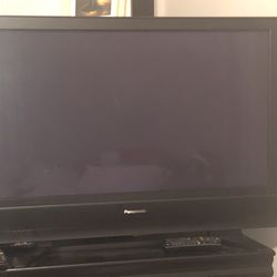 42 Inch Tv Plasma Panasonic    $59.00. OBO